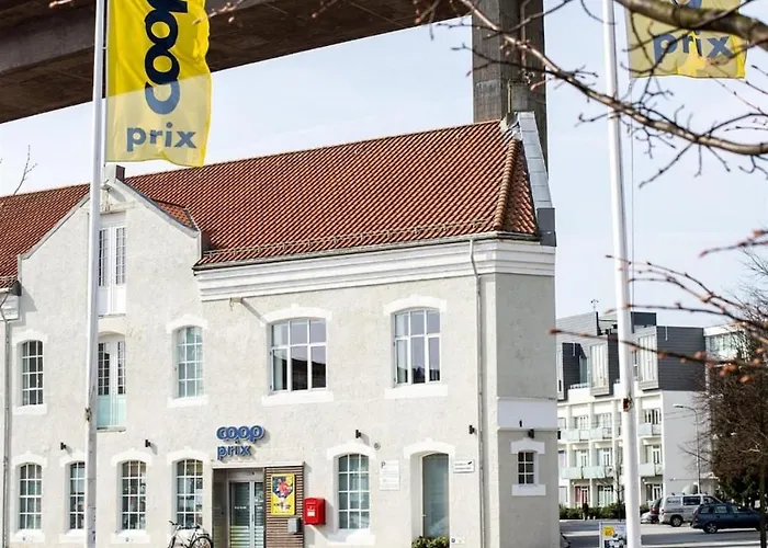 Villa Near Nature, Sauna & Downtown *